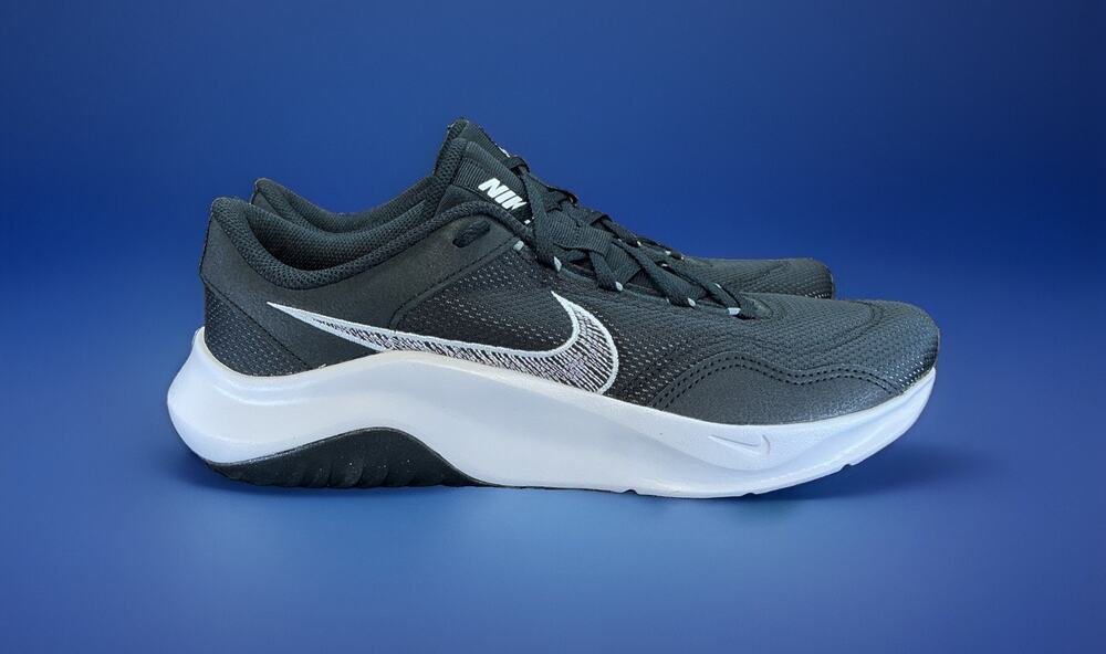 Size 10 Nike Legend Essential 3 NN Black White Iron Grey Men’s Training Shoes